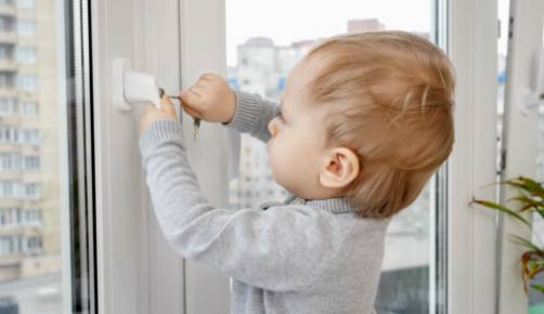赤ちゃんや幼児にとってトイレの安全ロックを使用する利点