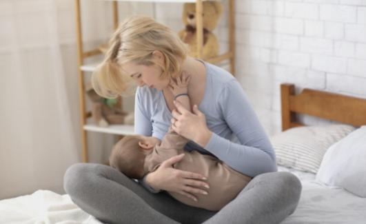 乳房の授乳の困難を克服するためのガイド：新しい親のためのガイド