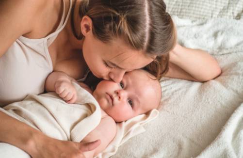 母乳育児の苦労：専門家の助けを求めるタイミング