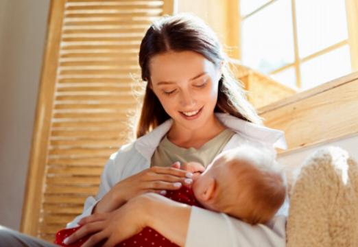 赤ちゃんの授乳と脳の発達